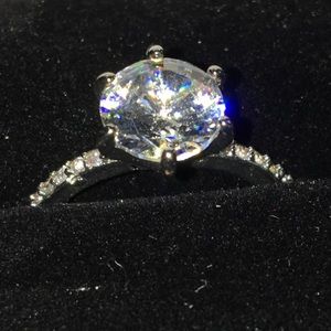 Fragrant Jewels size 7 ring